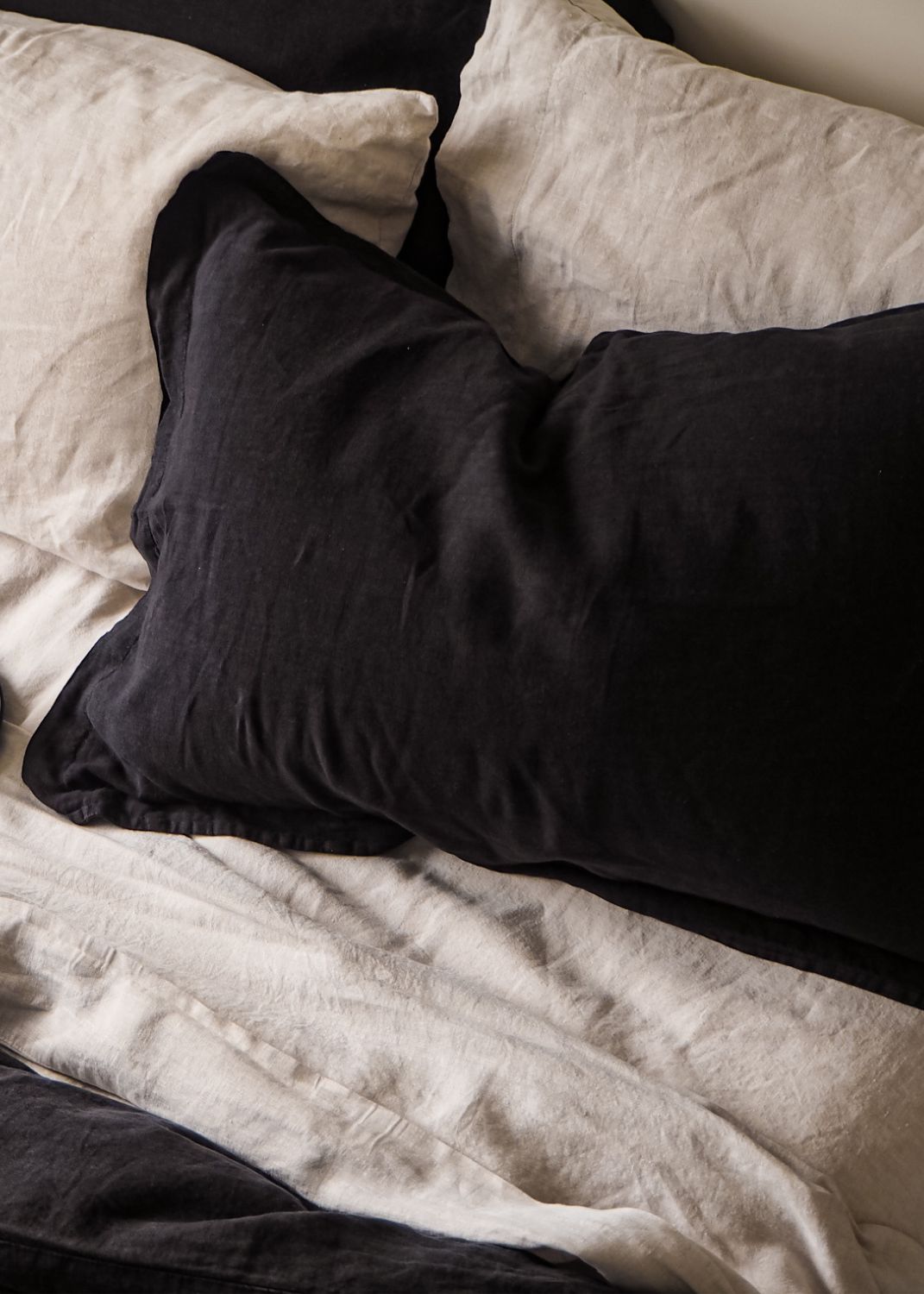 Black cheap linen pillowcases