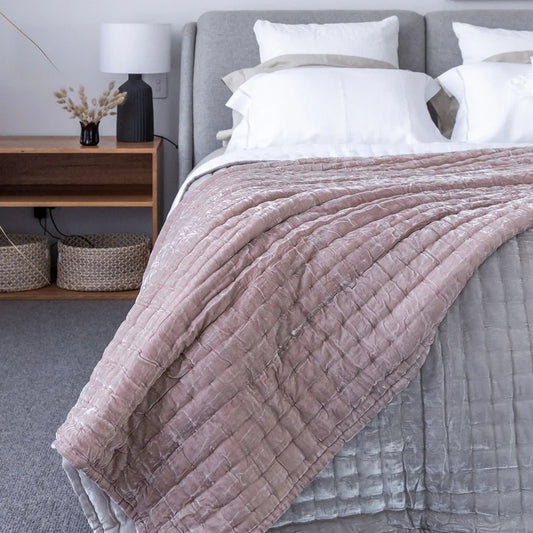 Velvet Quilt | Dusty Pink