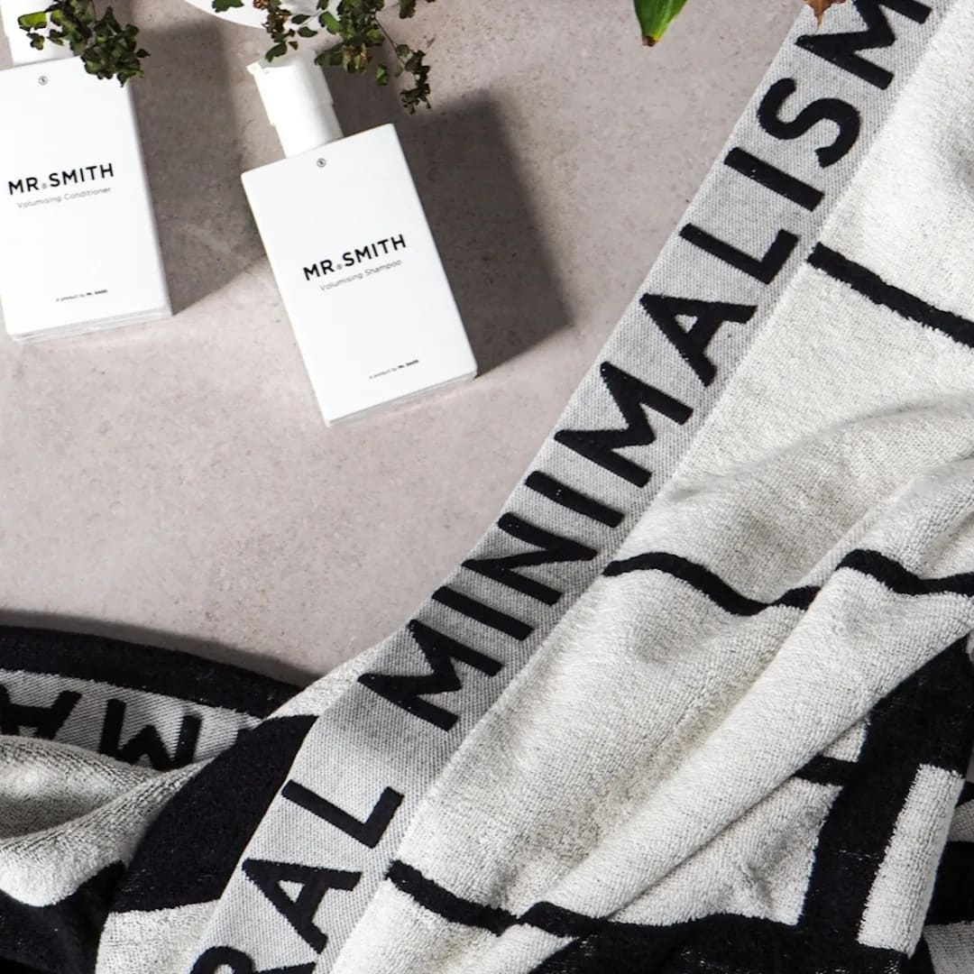 Minimal Bath Towel Black/Off White