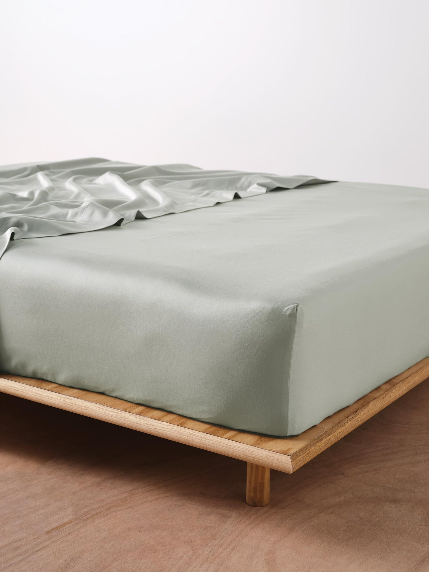 Luxury Bamboo Sheet Set in Silver